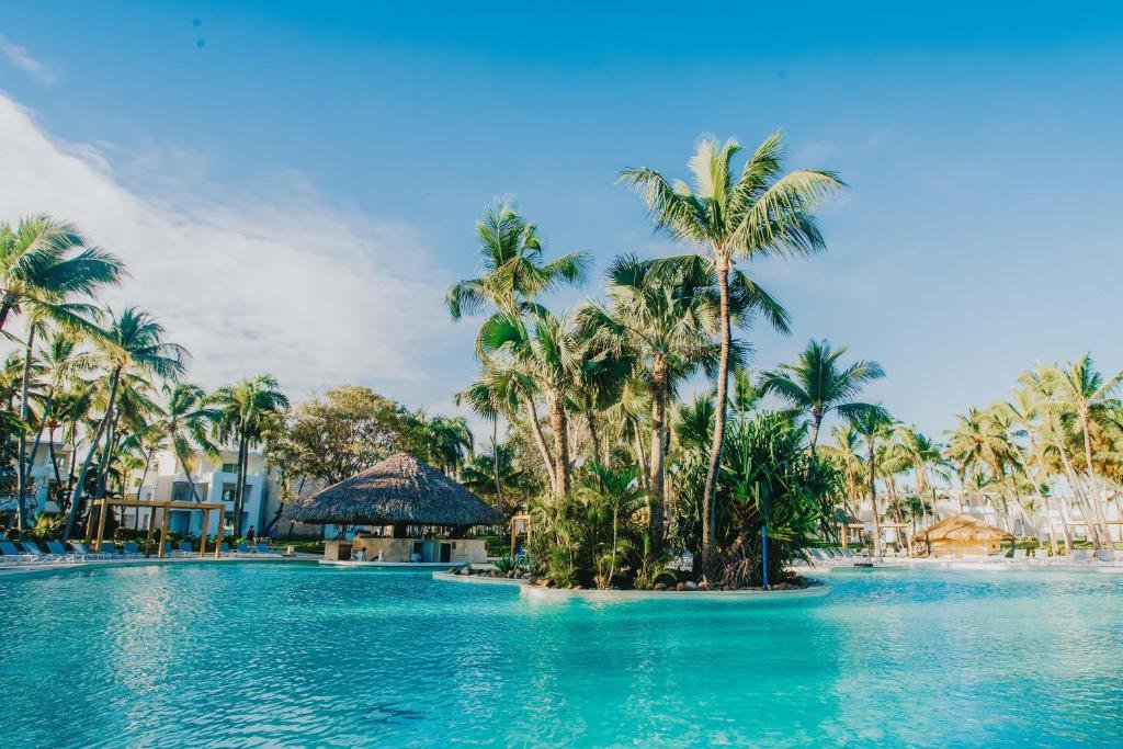 Resort amenities and beachfront views at Montaña Redonda Day Trip from Punta Cana (2026): Swings & 360 Panoramic Views