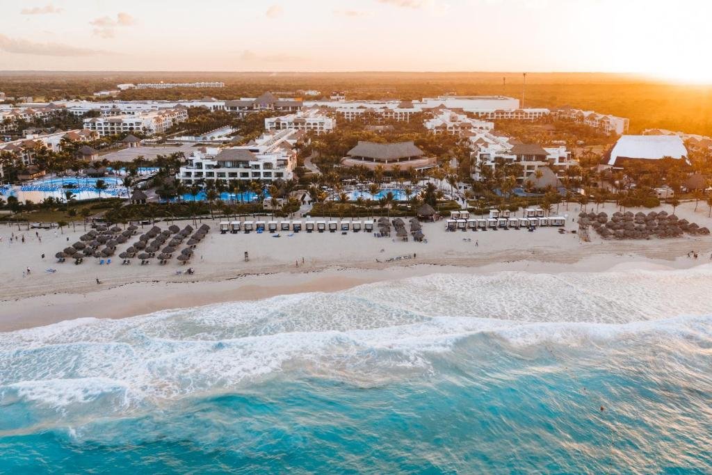 Main lagoon pool and beachfront at Hard Rock Hotel & Casino Punta Cana