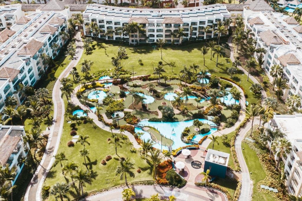 Rockaway Bay Waterpark slides at Hard Rock Hotel Punta Cana