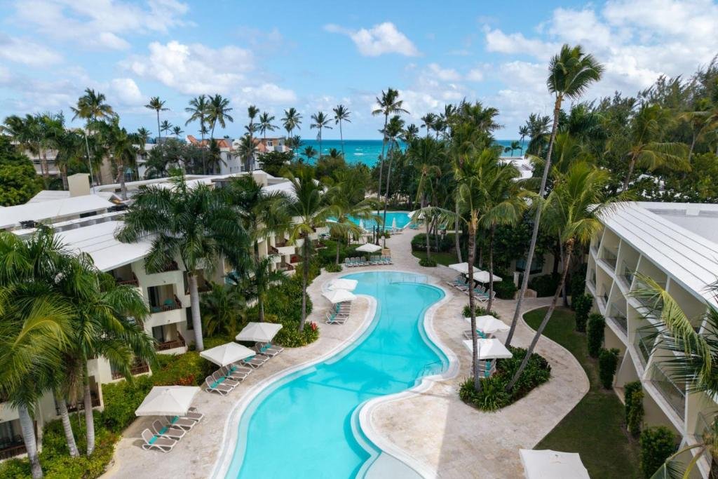 Resort amenities and beachfront views at Best Resorts in Punta Cana for Seniors & Mobility Accessibility (2026)