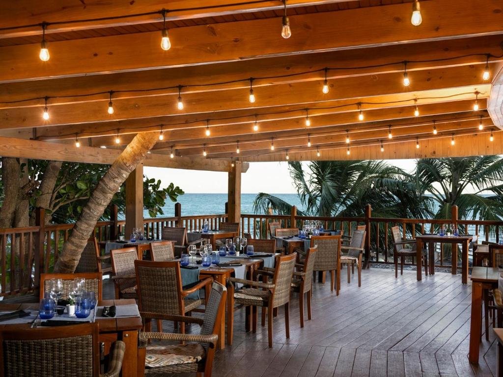 Instalaciones y playa en Reseña de Ocean El Faro Resort (2026): El Faro y Boliche en Uvero Alto