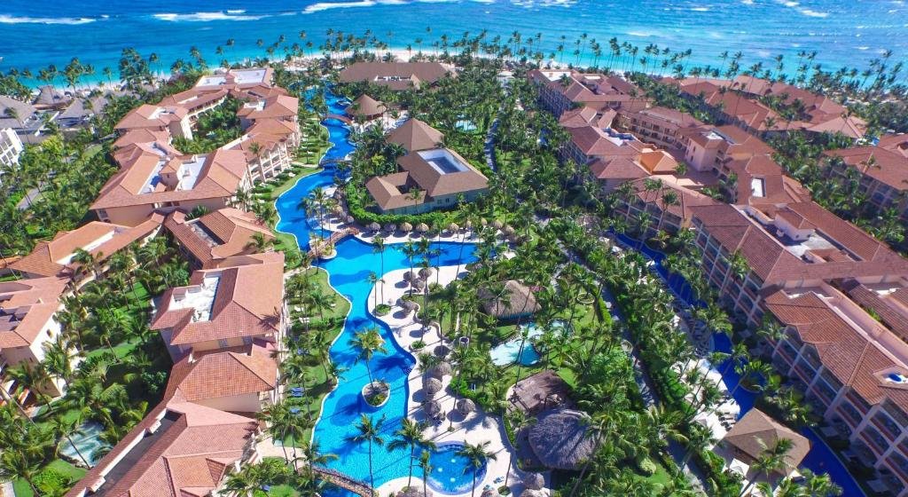 Resort amenities and beachfront views at Humpback Whale Watching in Samaná Bay from Punta Cana (2026 Guide)