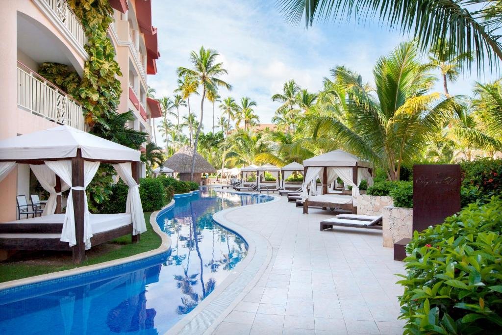 Elegance Club Swim-Up Suite terrace at Majestic Elegance Punta Cana